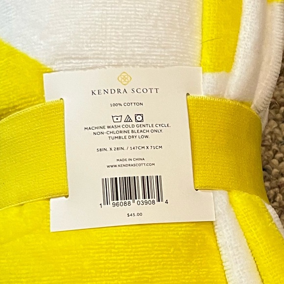🎉 HP 🎉 🆕 Kendra Scott Shine Beach Towel - Picture 7 of 10